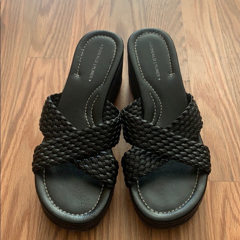 Donald J Pliner Black Wedge Size 10